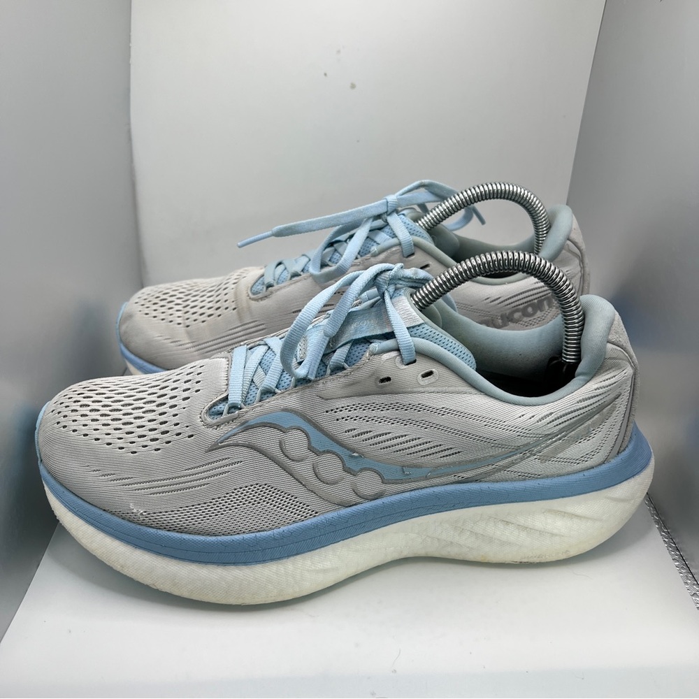 Women’s Saucony Ride 18 Running Shoes Size 9.5